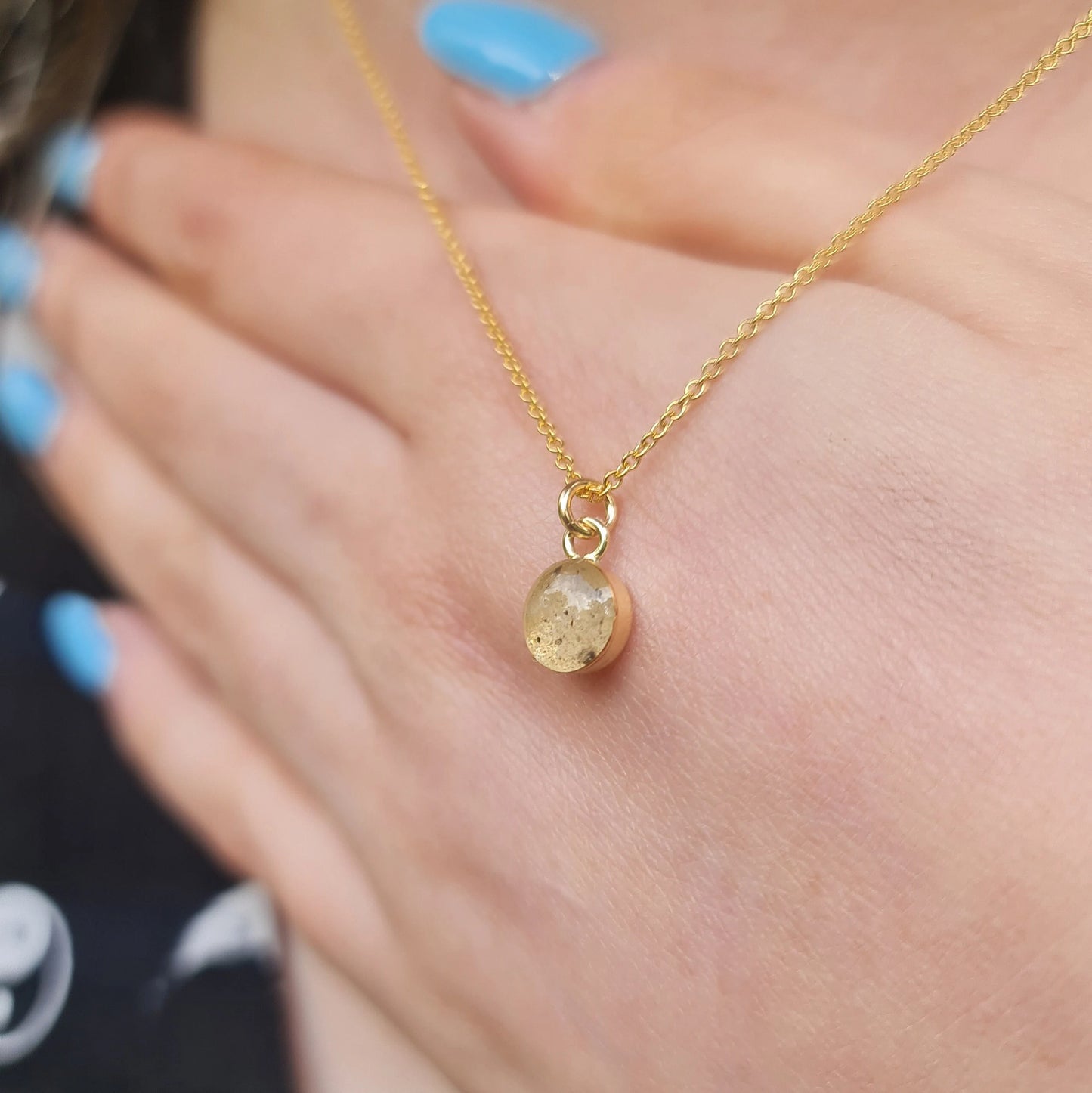 Teeny Moondust Necklace Gold
