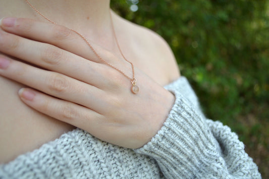 Tiny Moondust Necklace Rose Gold